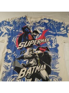 DC Batman VS Superman Casual Graphic Short Sleeve T-Shirt Youth Boys Size L Blue